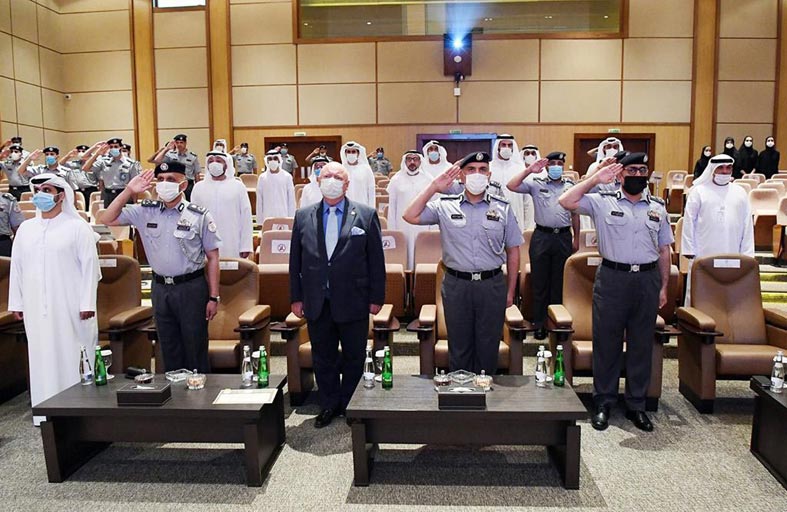 مدير عام شرطة أبوظبي يفتتح ملتقى المخدرات ..«نهاية مؤلمة» ويكرم الشركاء
