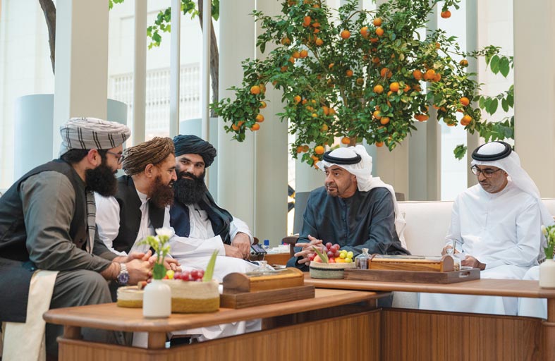 رئيس الدولة يبحث مع وزير الداخلية  الأفغاني علاقات الصداقة والتعاون بين البلدين 