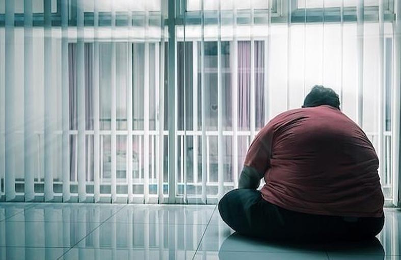 ينجو من السجن بسبب بدانته المفرطة