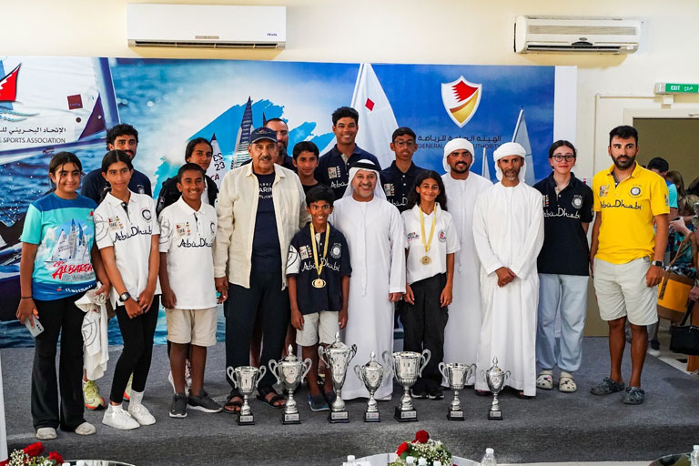 «أبوظبي للشراع الحديث» يحصد 7 ميداليات ملونة في بطولة «البارح» الدولية