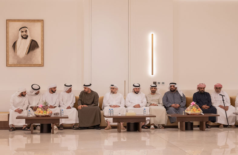 ذياب بن محمد بن زايد يُقدِّم واجب العزاء في وفاة ريم عمر النهدي