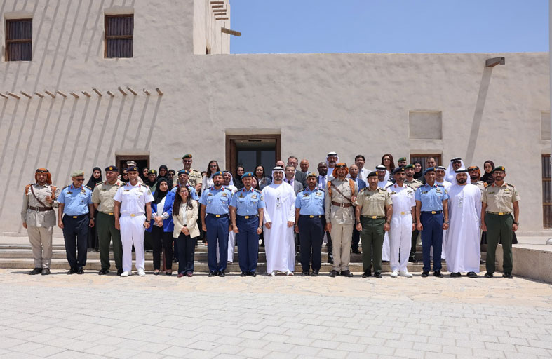 شرطة أبوظبي تُطلع وفد كلية الدفاع الوطني على المعروضات التاريخية لمتحف المقطع