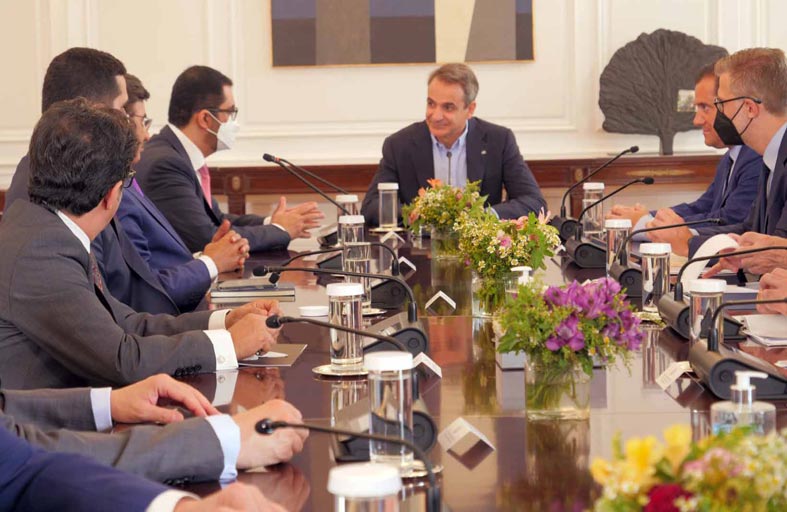 سلطان الجابر يلتقي رئيس الوزراء اليوناني وعددا من المسؤولين في الحكومة اليونانية