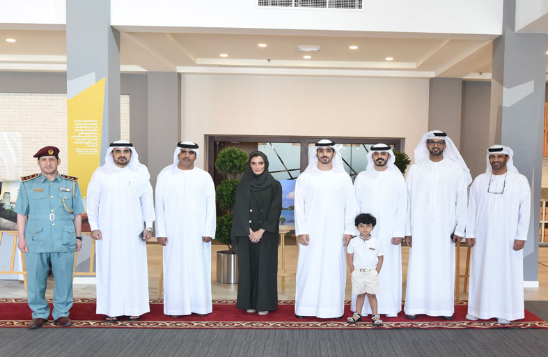 صقر بن سعود المعلا يفتتح معرض (بعدسة فنان)