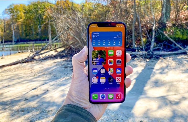 مستخدمو آيفون غاضبون من التحديث الجديد