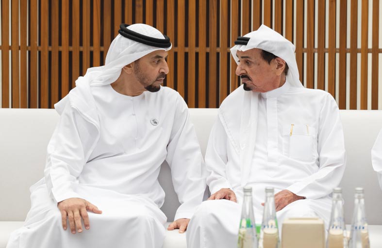 حاكما عجمان وأم القيوين والشيوخ يقدمون التعازي بوفاة هزاع بن سلطان بن زايد