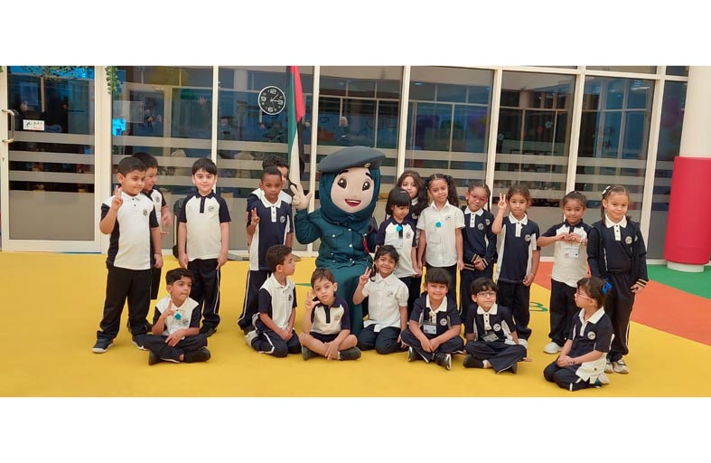 شرطة دبي تواصل نشر التوعية الأمنية في المدارس