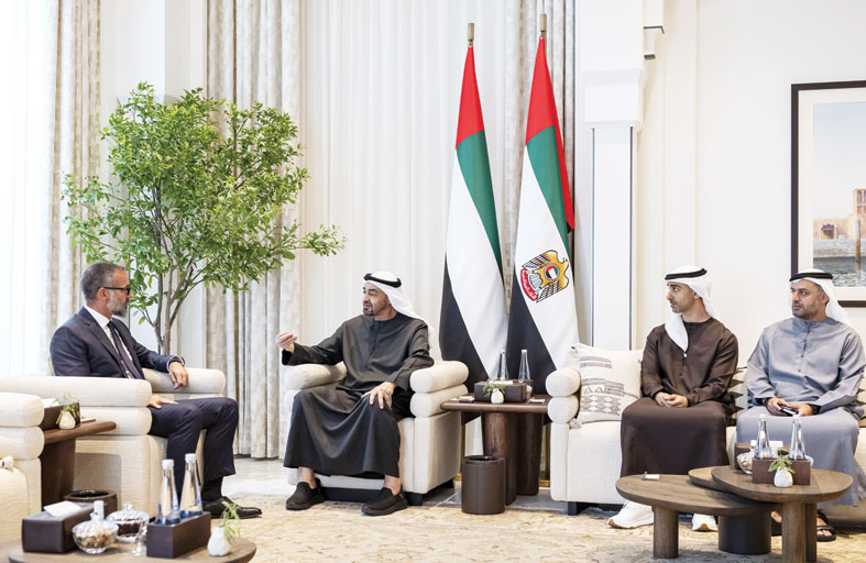 رئيس الدولة يستقبل زعيم الطائفة الإسماعيلية في العالم