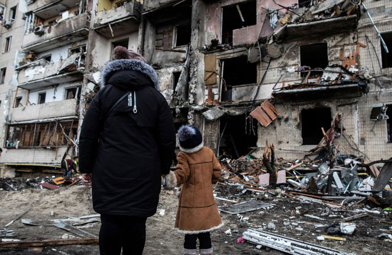 أوكرانيا وروسيا تلجأان إلى سلاح قديم لقلب «جمود الميدان»