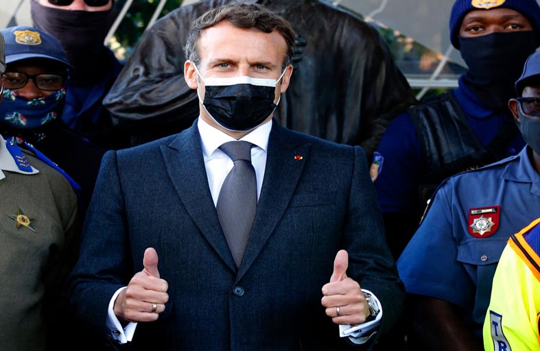 ماكرون يهدد بسحب العسكريين الفرنسيين من مالي 