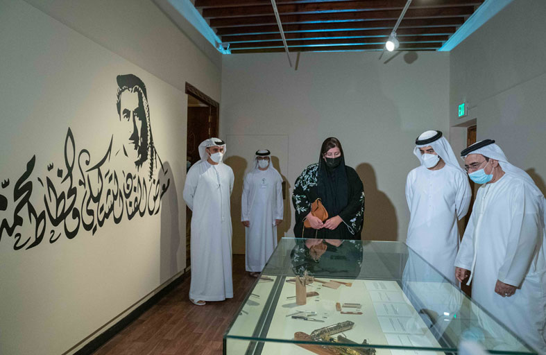 سالم بن عبدالرحمن القاسمي يفتتح معرض حروف مشرقة للفنان الإماراتي محمد مندي