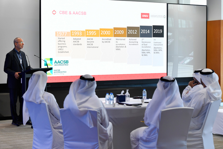 جامعة الإمارات تنظم ملتقى حول  سُبل التطوير المهني وتنمية المجتمع