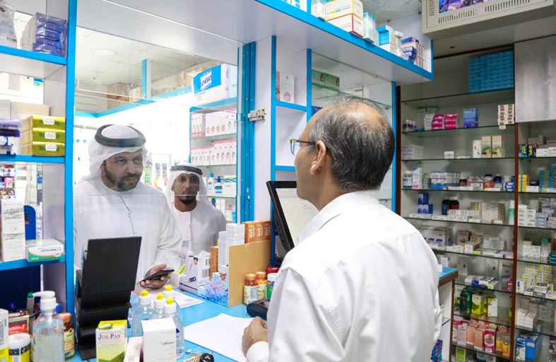 بِدْء تطبيق العمل 24 ساعة لمنافذ بيع المواد الغذائية والصيدليات في عجمان