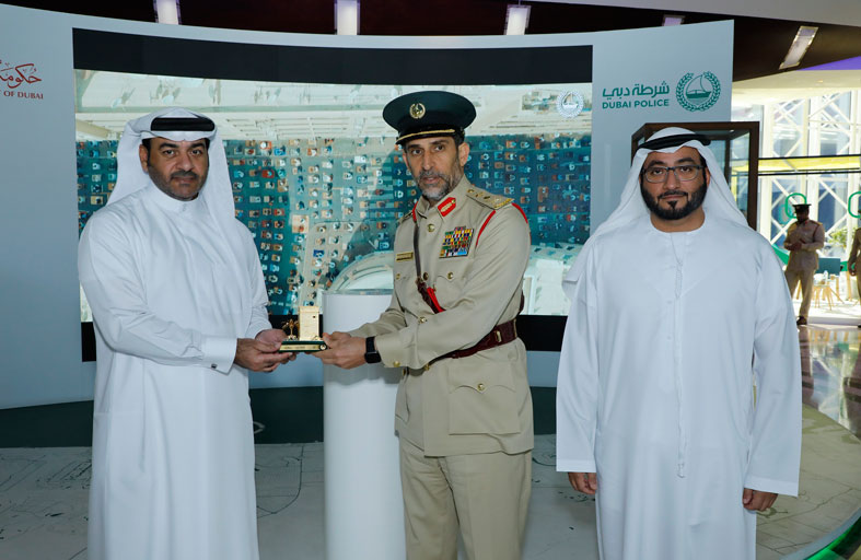 عبد الله المري يكرّم الشركاء الاستراتيجيين لمركز المرونة في شرطة دبي