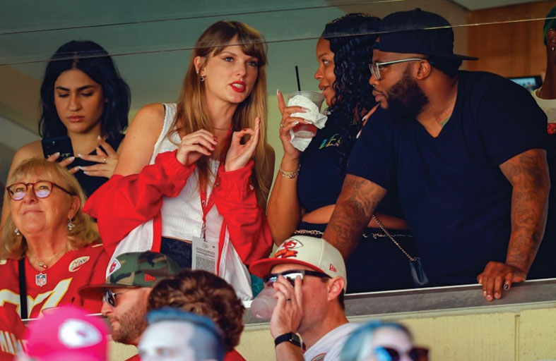 شوارزينغر يكشف تأثير تايلور سويفت على مباريات كرة القدم 