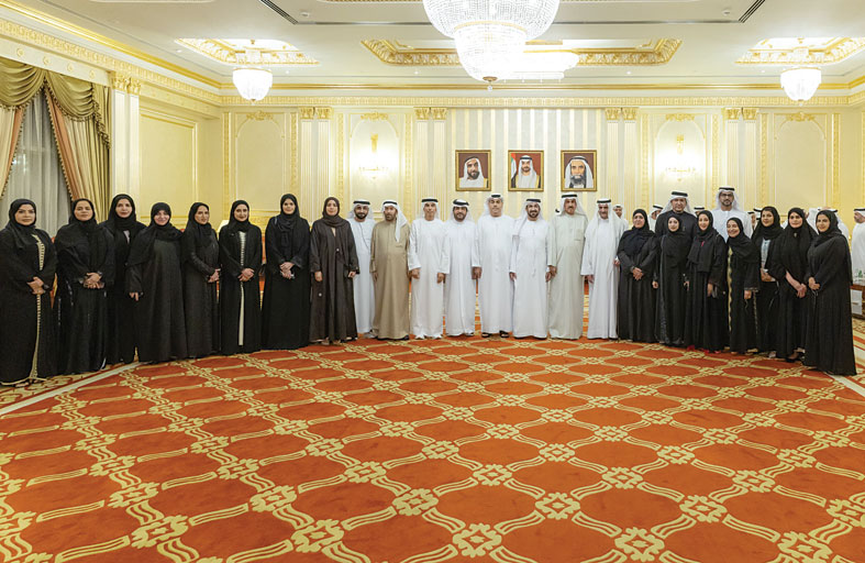 حاكم الفجيرة يستقبل وفد الوطني الاتحادي والمهنئين بشهر رمضان بحضور ولي عهده 