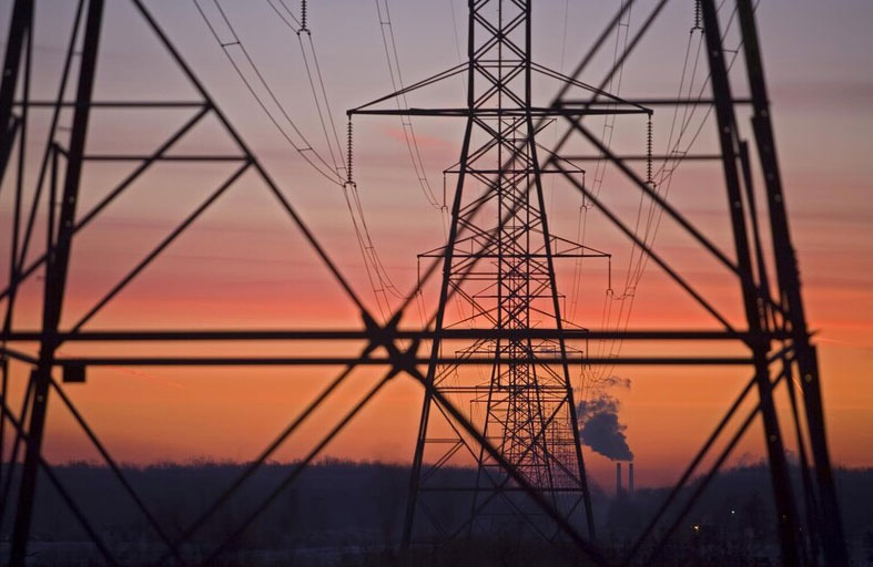 علماء من سنغافورة يطورون مولد كهرباء يعمل بقطرات المطر