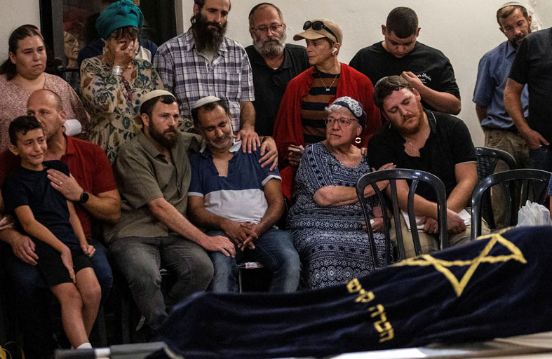 نيران صديقة قتلت جنديا إسرائيليا في الضفة الغربية