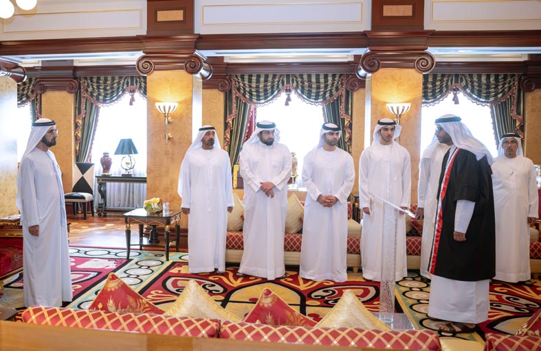 أمام محمد بن راشد .. أعضاء جُدد في السلطة القضائية يؤدون اليمين القانونية  