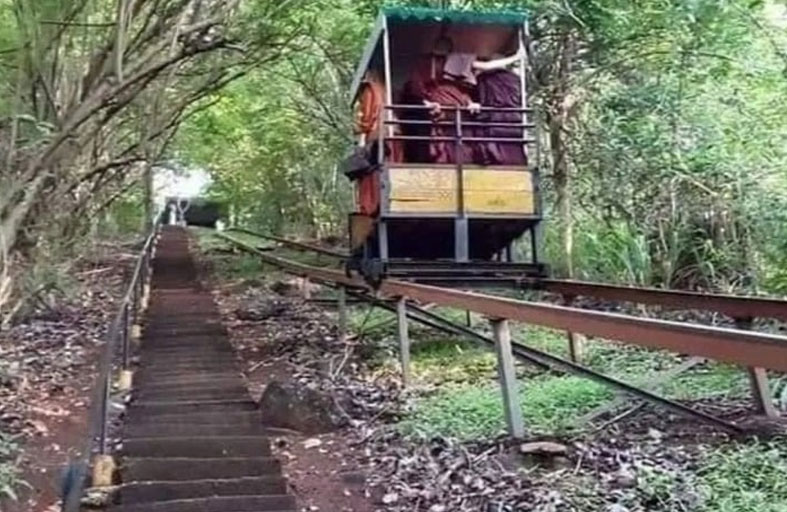 مصرع 7 رهبان في حادث تلفريك 