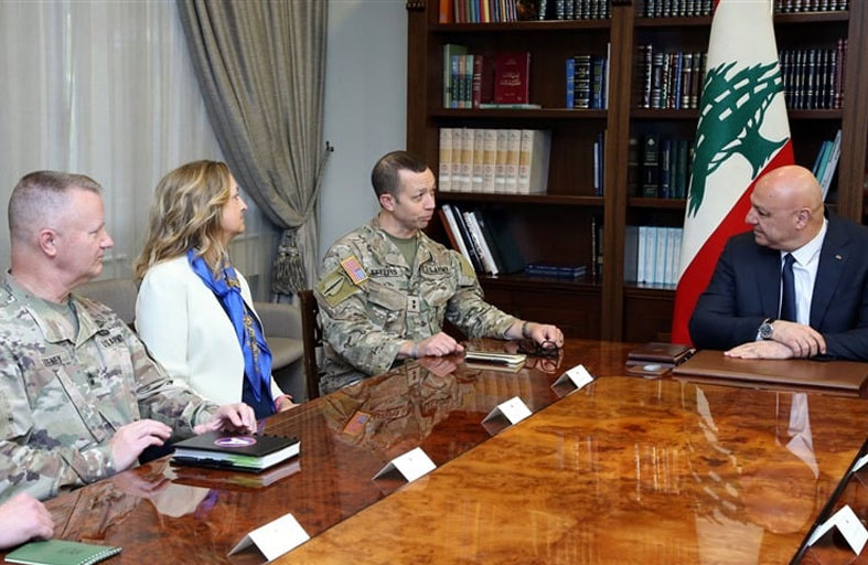 عون يطالب إسرائيل بالانسحاب من جنوب لبنان