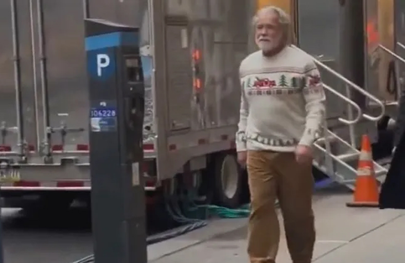 أرنولد شوارزينيغر يظهر «أكبر بـ200 عام»