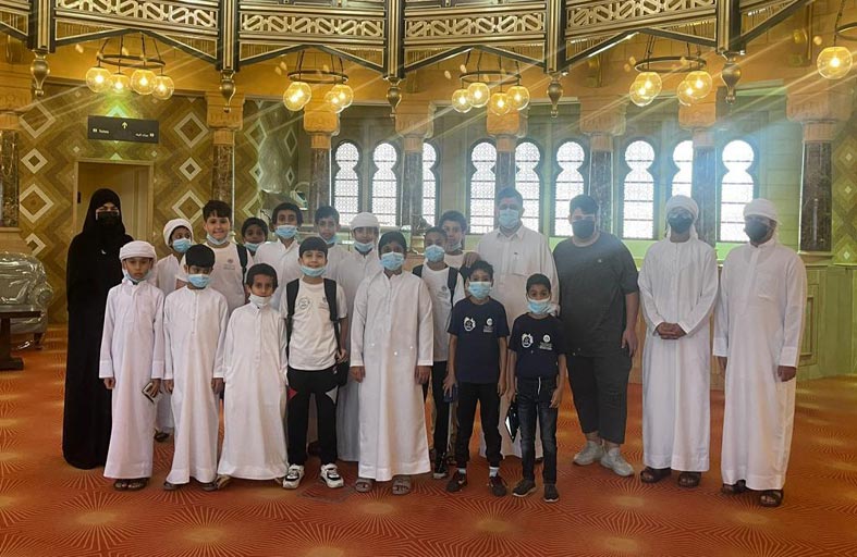 المشاركون في النشاط الصيفي لنادي مليحة يتعرفون  على محتويات متحف الشارقة للحضارة الإسلامية