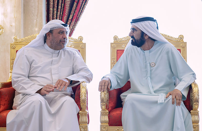 محمد بن راشد يستعرض مع نائب رئيس مجلس الوزراء وزير الدفاع الكويتي العلاقات الأخوية بين البلدين  