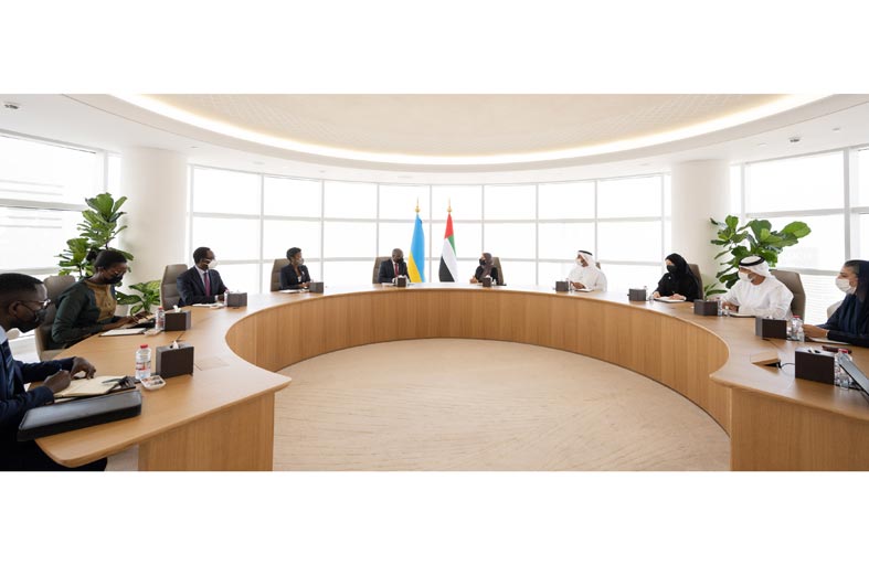 عهود الرومي ورئيس وزراء رواندا يبحثان تعزيز الشراكات وتبادل المعرفة في التطوير الحكومي