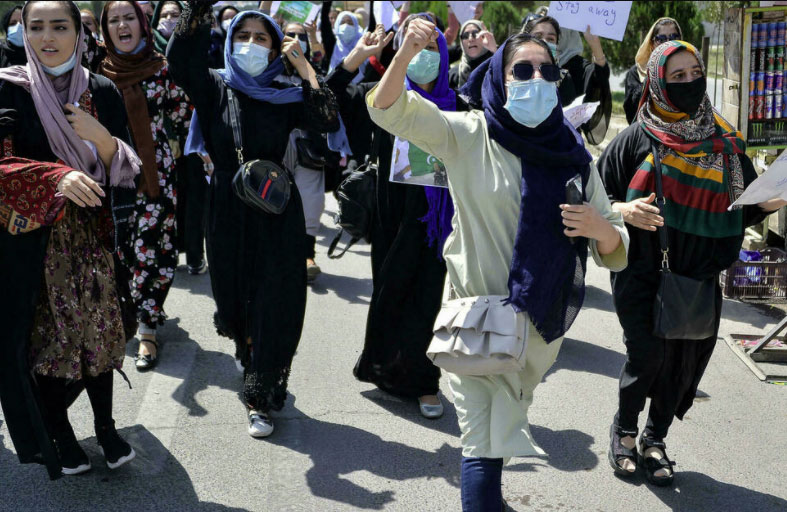 أفغان يخشون على وظائفهم وأموالهم بعد سيطرة طالبان