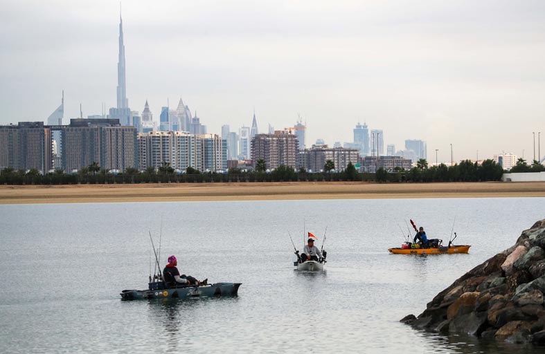 التجديف الحديث للمرة الأولى في روزنامة دبي السبت