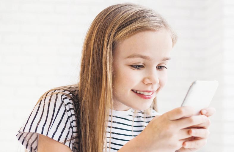 دراسة تحدد عدد ساعات استخدام الأطفال للهاتف أسبوعيا