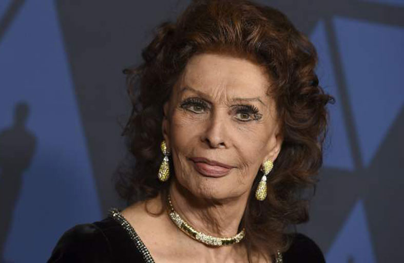 صوفيا لورين تخضع لعملية جراحية