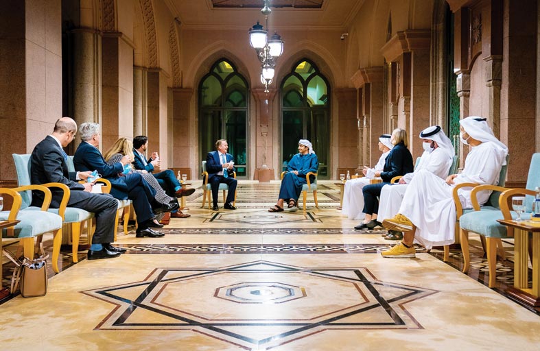 عبدالله بن زايد يستقبل وفد قادة مجموعة الاتفاقيات الإبراهيمية في بريطانيا
