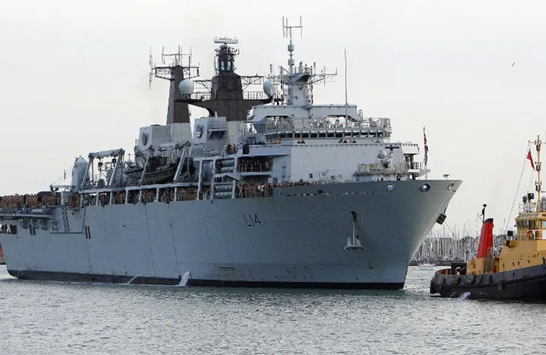 سفينة حربية بريطانية بميناء طرابلس الليبي.. ما الرسائل؟