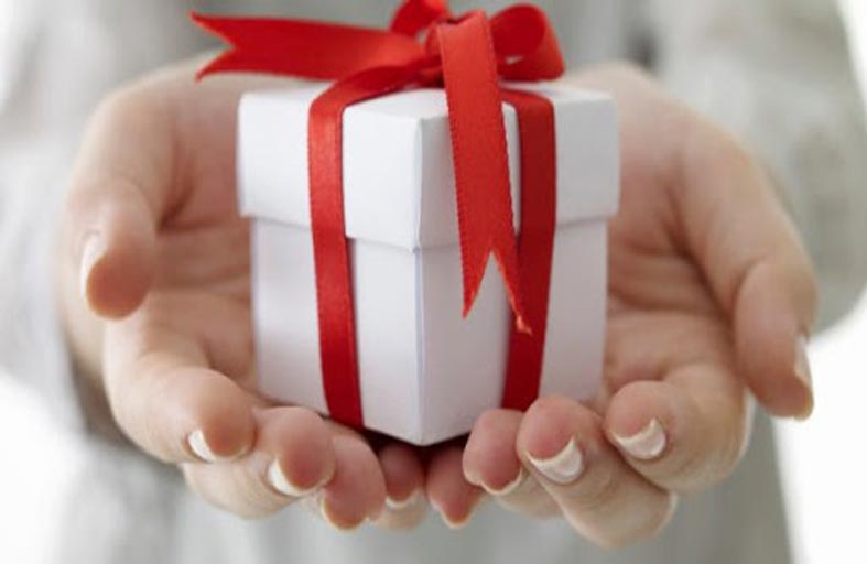 هل تبحث عن السعادة؟ .. كن كريما مع الآخرين!