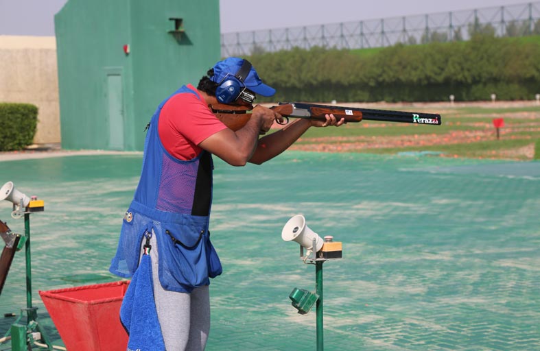 سعيد بن مكتوم وابن فطيس يتصدران الاسكيت والعرياني والحمادي لـ «التراب»