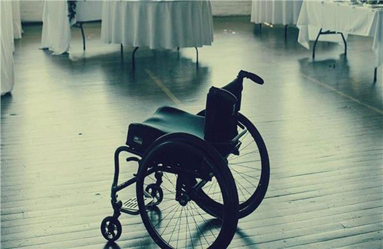 يقتل شقيقه القعيد بطريقة بشعة