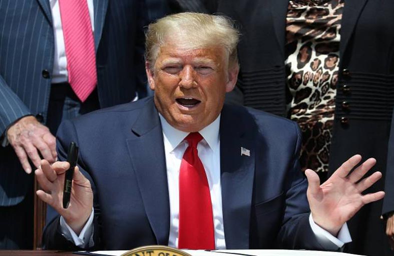 ترامب يهدد أوروبا والصين برسوم جمركية على صادراتها 