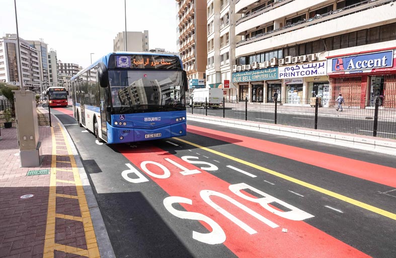 «طرق دبي» تعتمد خطة تنفيذ مسارات خاصة للحافلات ومركبات الأجرة بطول 37 كم خلال 5 سنوات