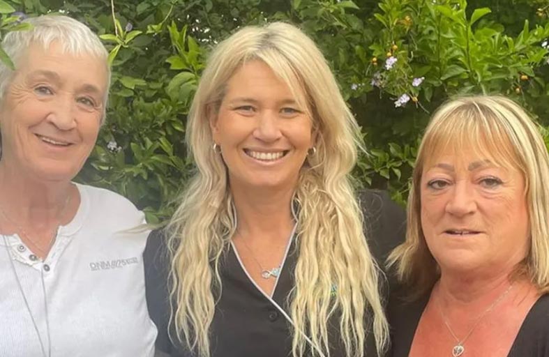 لقاء أختين بعد فراق دام 60 سنة