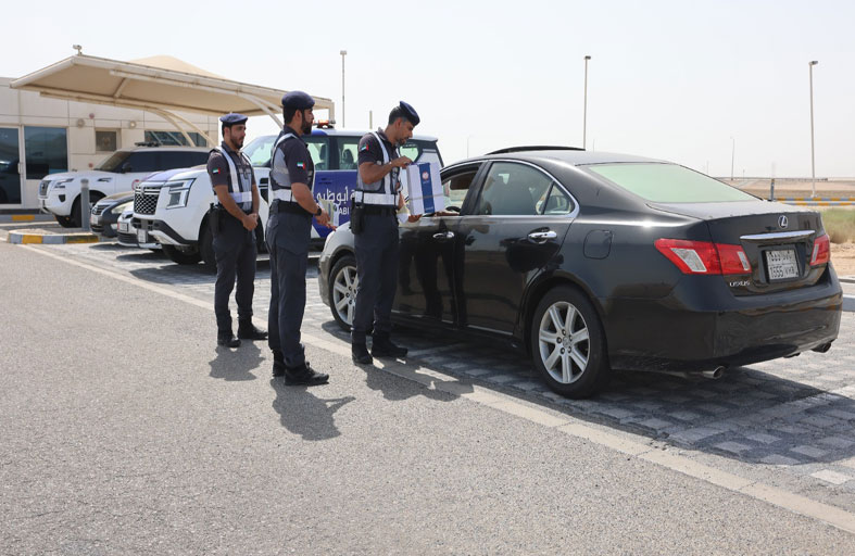 شرطة أبوظبي تنفذ مبادرة «رحلة آمنة.. صيف آمن» لتعزيز أمن الطرق