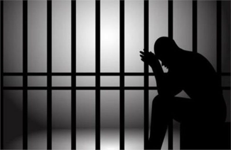 هدد خطيبته السابقة فسجن 3 أعوام 