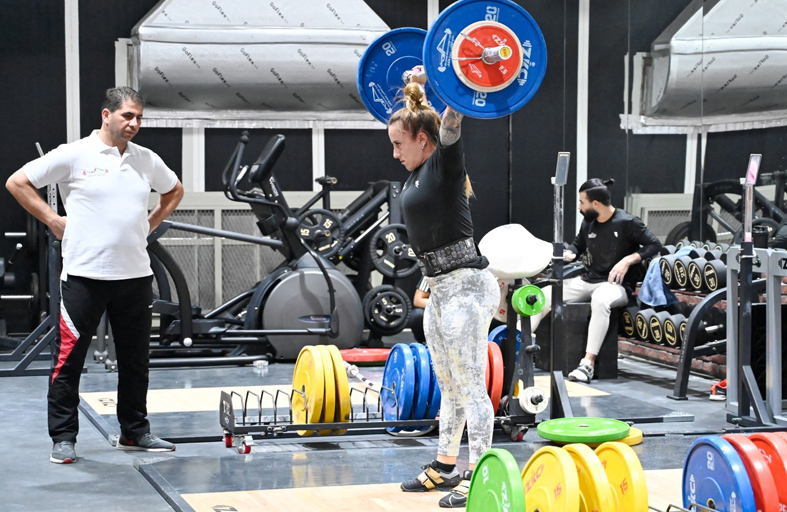 «أبوظبي لرفع الأثقال»  يتعاقد مع السوري «قربي»