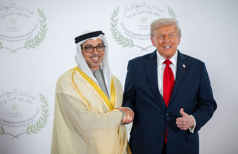 نيابة عن رئيس الدولة.. منصور بن زايد يشارك في قمة شرم الشيخ للسلام
