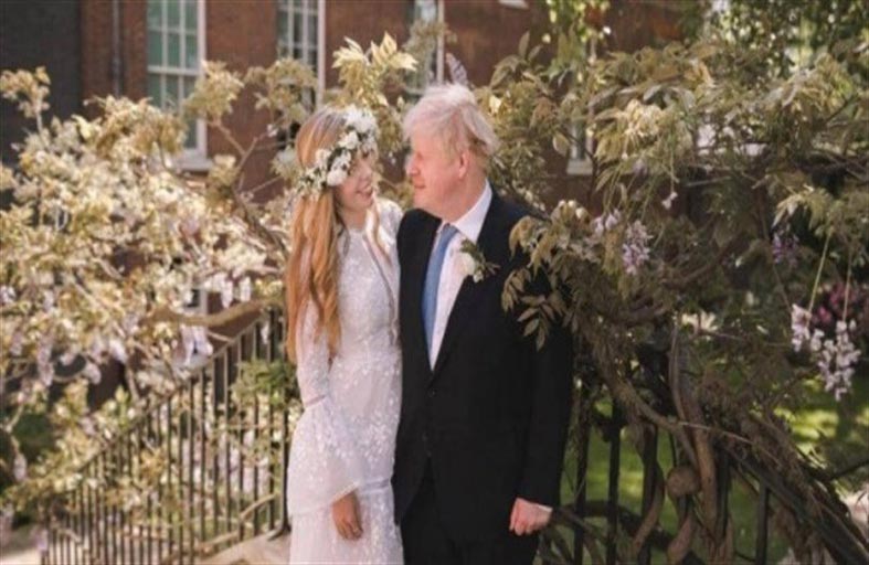 أسرار زفاف جونسون.. فستان مستأجر وجدل في الكنيسة