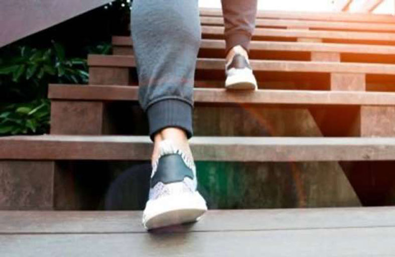 فوائد عظيمة لصعود السلالم وأعمال المنزل على الصحة