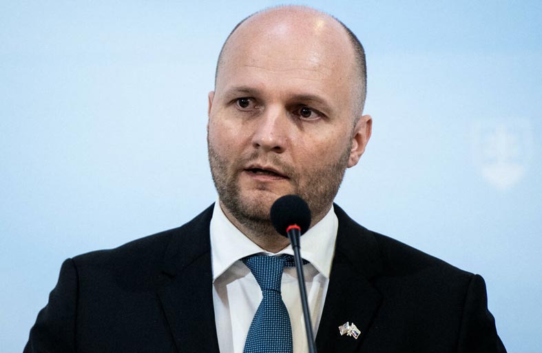  سلوفاكيا تشتري من السويد 152 مدرعة بـ1.6 مليار يورو 