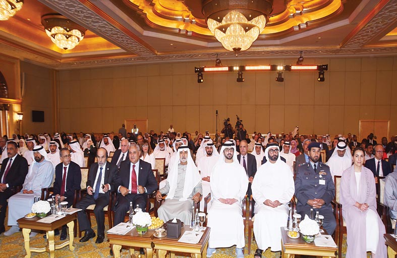 نهيان مبارك يُكرم حمدان بن زايد آل نهيان، شخصية العام 2023 