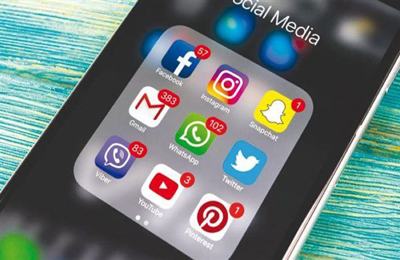 لماذا يشارك الناس المنشورات على وسائل التواصل؟